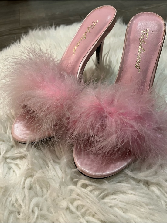 Pleaser Shoes - Pink Fluffy Pleaser Heel BRAND NEW